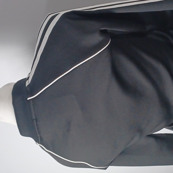 ADIDAS sweatshirt w/ zipped front closure & zipped pockets. "track top" NWT - Picture 8 of 16